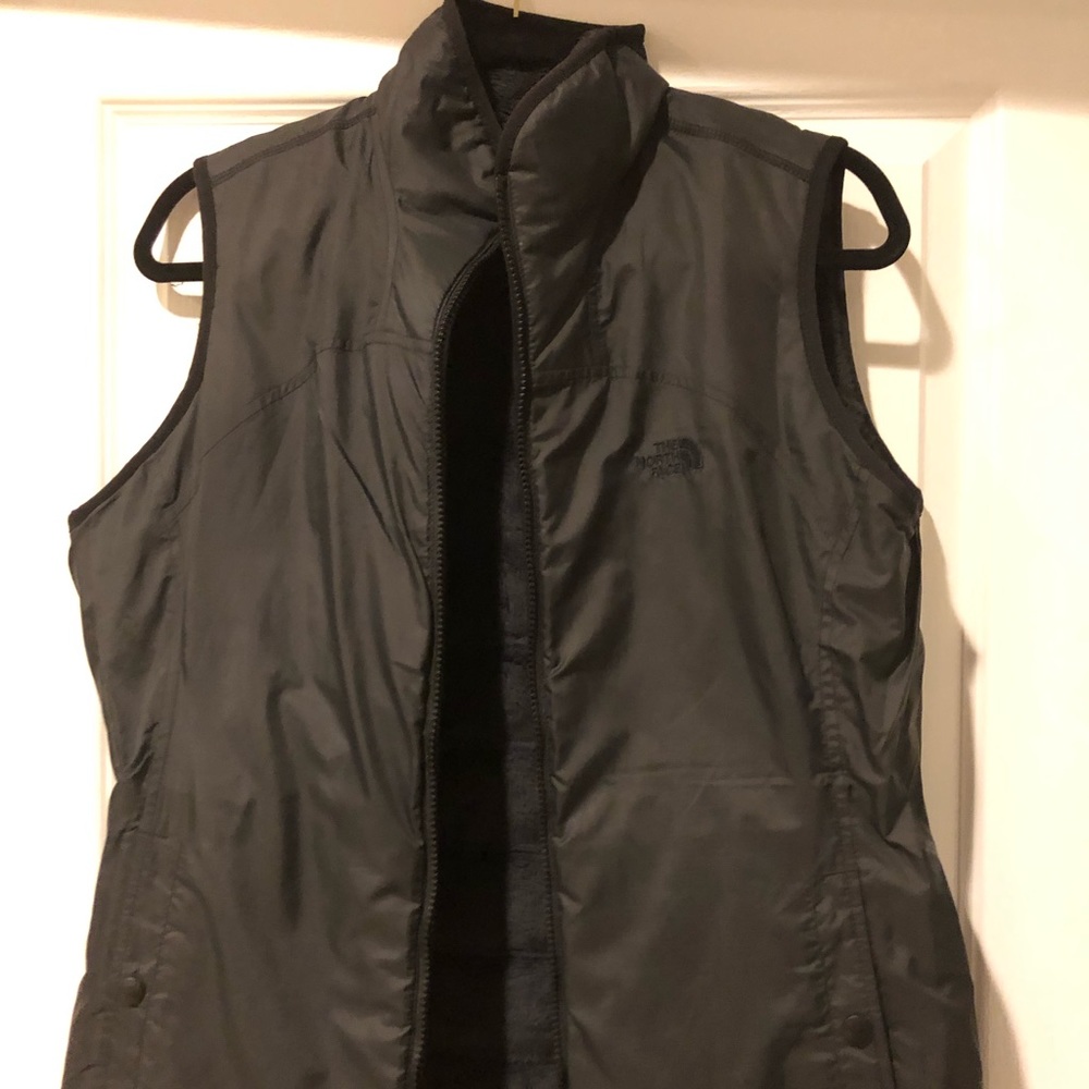 *SOLD*NORTH FACE like NEW reversible zippered vest